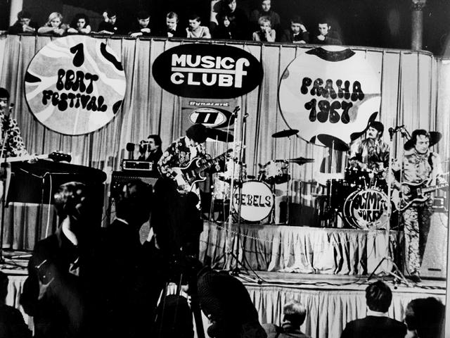 1.cs.beat_festival_olympic_live_zleva_chrastina_klein_pacak_a_janda_1967_foto_archiv_maph