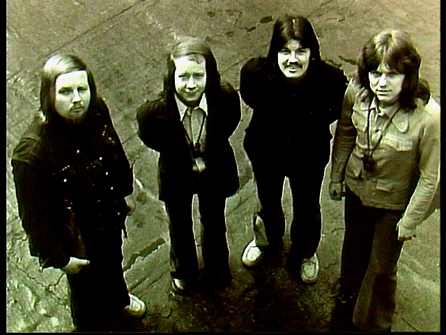 blue_effect_spol.foto_zleva_leek_semelka_radim_hladk_vlado_ech_a_josef_kstka_cca_1973_foto_archiv-maph