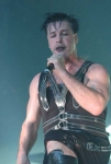 Rammstein převzali před pražským koncertem Zlatou desku za album Reise, Reise
