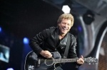 Bon Jovi po 20 letech v Česku vítal déšť a plný stadion