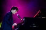 Colours of Ostrava (VI.): Jamie Cullum poskakoval po klavíru a křičel Baník pičo