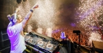 David Guetta v O2 areně - show plná ohňů, dýmu a laserů