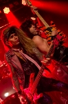 Dlouhé vlasy, kůže i lak na vlasy: Steel Panther dorazili do Brna