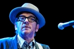 Elvis Costello poprvé vystoupil v Praze, třikrát přidával