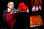 Hugh Laurie předvedl v Brně svůj hudební talent