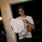 Lola běží dostala ke křtu desky XXXL kalhotky