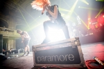 Paramore v Praze: oranžová Hayley a upocená Lucerna