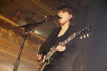 The xx v Lucerně: zastřené emoce a působivá hra světel