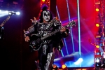 Vyplazené jazyky, lasery, krev: do Česka se vrátili Kiss