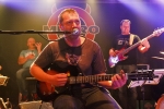 Xavier Baumaxa vyměnil v Brně akustickou kytaru za elektrickou