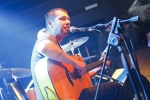 Xavier Baumaxa vyměnil v Brně akustickou kytaru za elektrickou