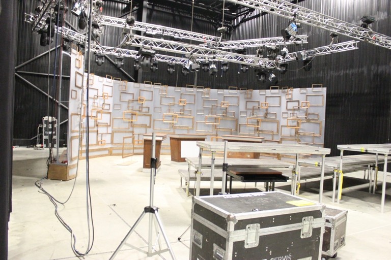 2Wings natočili nový videoklip. Věnovali ho motocyklovému rekordmanovi Burtu Monroovi