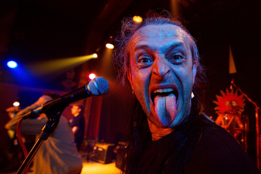 999 a E!E předvedli v Písku punkový nářez