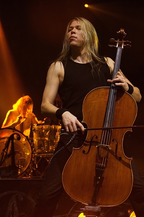 Apocalyptica v plzeňské Lokomotivě II.