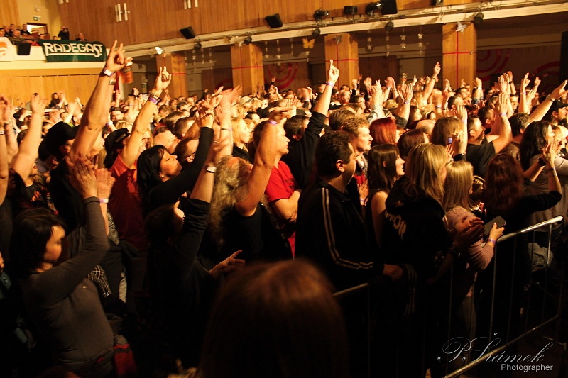 Arakain pokračují v turné, dočkala se Ostrava