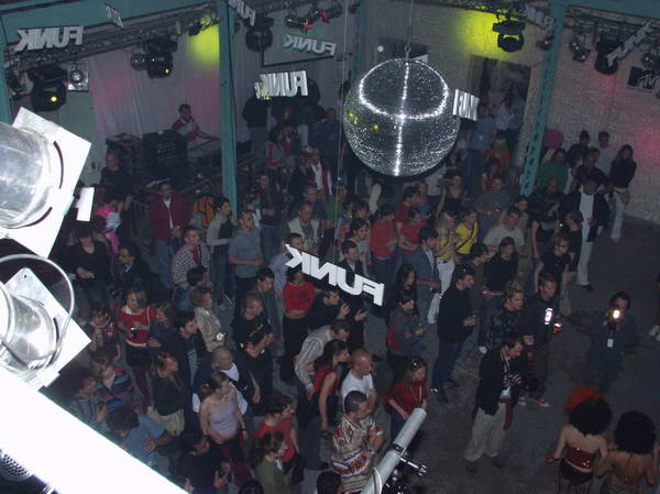 DALŠÍ FOTKY Z MTV FUNKOMATU