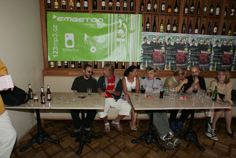 FOTKY ZE KŘTU DVD KLOBOUČEK