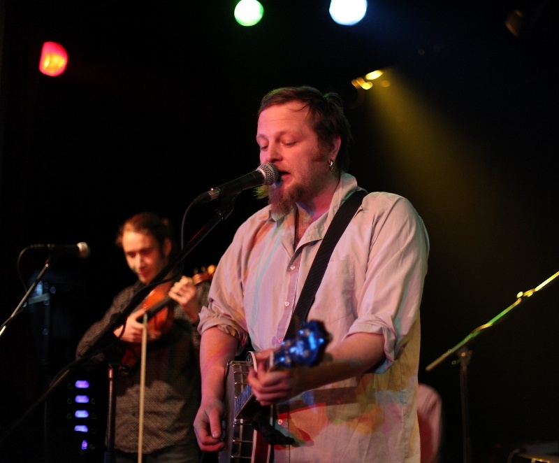 Banjo punk v Malostranské besedě aneb Poletíme? oslavili pět let 