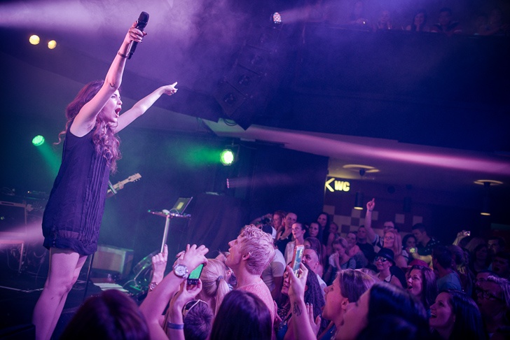 Celeste Buckingham a Majk Spirit nadchli české fans v Retro Music Hall