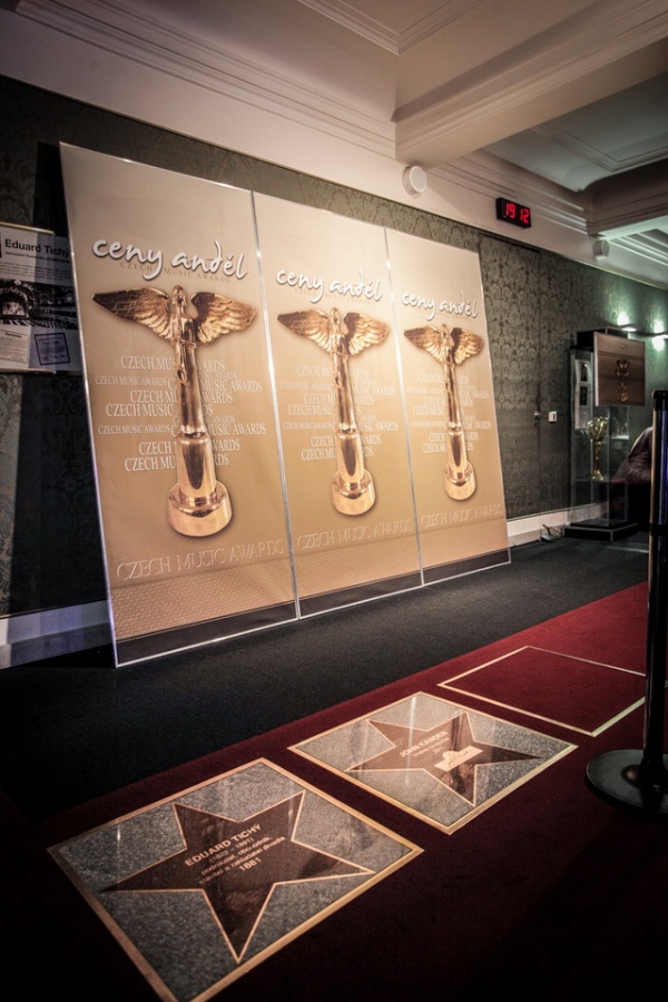 Ceny Anděl 2013: Ewa Farna, Lenny, Tomáš Klus, Michael Kocáb i Karel Gott