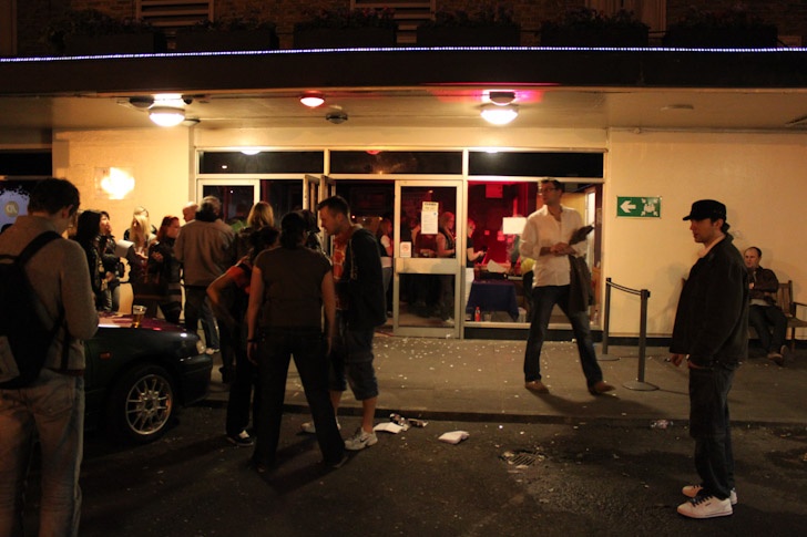 Chinaski vyjeli na turné, první zastávku si udělali v Londýně