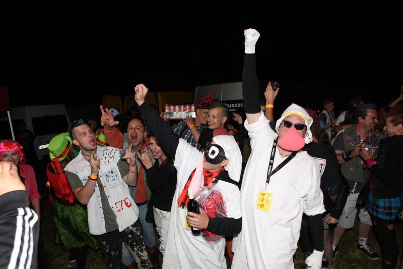 HRADY CZ na Točníku (I.): Mňága a Žďorp, Koblížci a Mig 21