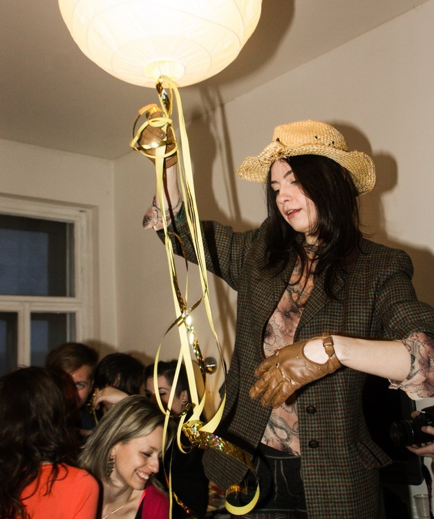 Jak se točí klip aneb Lola běží uspořádala bytový mejdan