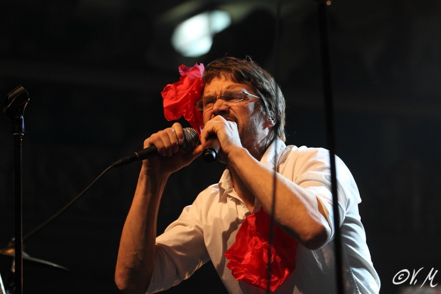 J.A.R. v Praze: do Lucerny dorazila Dlouhohrající děcka i Karel Schwarzenberg