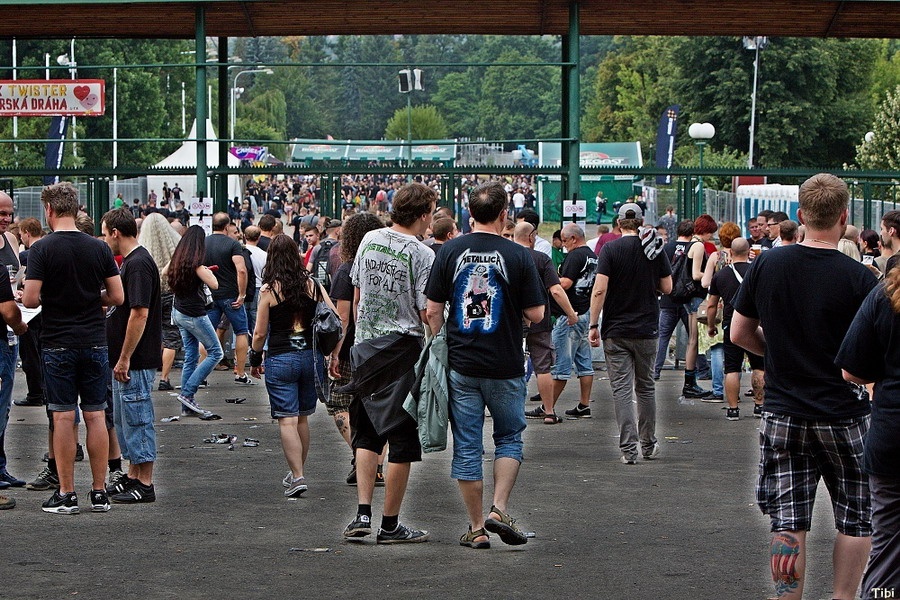Metallica se průtrže mračen nezalekla. Dvouhodinový set na Aerodromu odehrála v plném nasazení