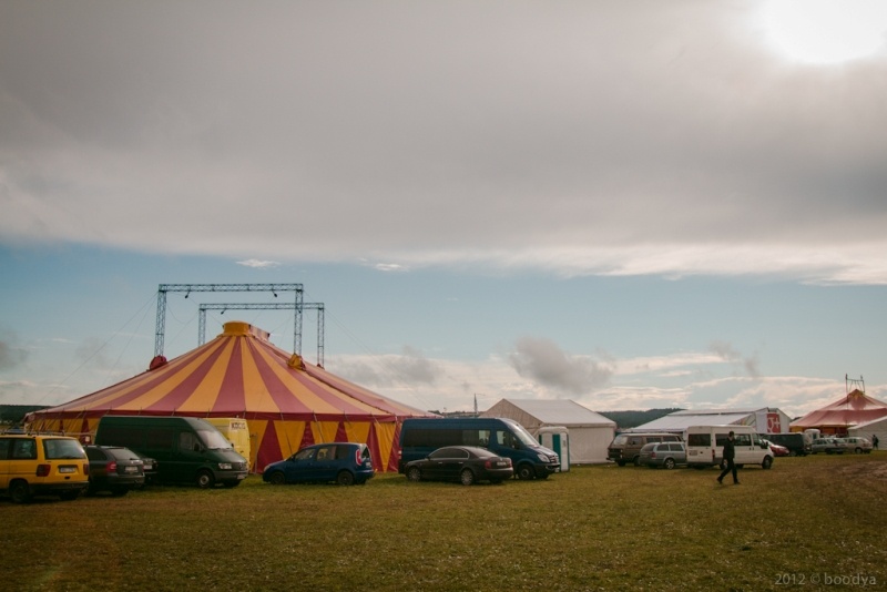 Mighty Sounds - neděle: Pipes & Pints, Frank Turner i Gallows 