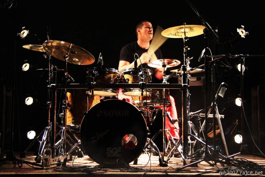 Neruda žije: v La Fabrice s ním zanotoval i Vojta Dyk a Vladimir 518