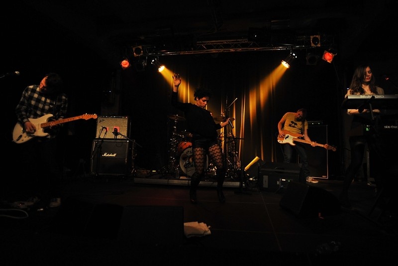 New Young Pony Club s předkapelou The Stowaways v MeetFactory