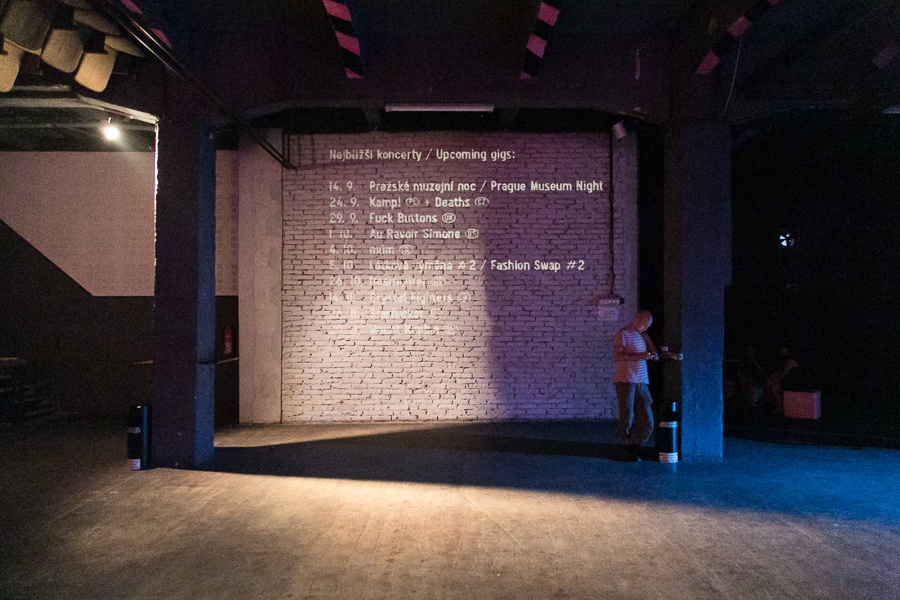 Owen Pallett nechal pražské MeetFactory ochutnat i nové album