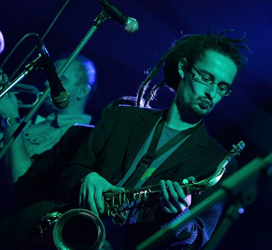 Plzeňská Buena Vista zpívala a tančila s funky partičkou Top Dream Company