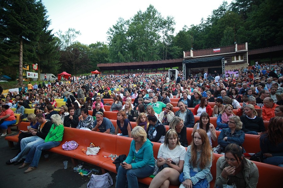 Vojta Dyk swingoval v Karlových Varech, přidal se i Jiří Macháček a Matěj Ruppert