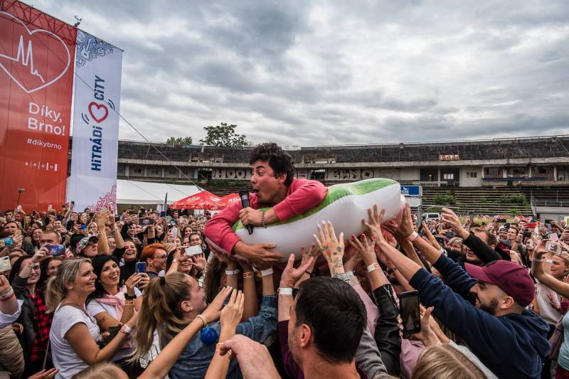 Příběh českého hitu: Poetika feat. Mirai - Karavana 