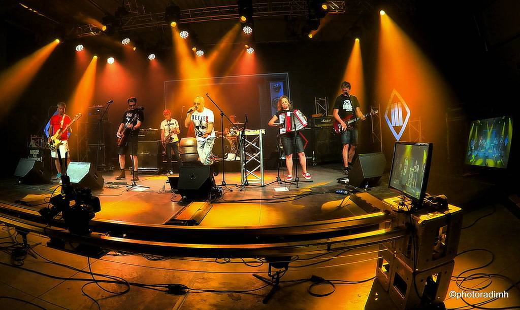 Příběh českého hitu: Tři sestry - Život je takovej