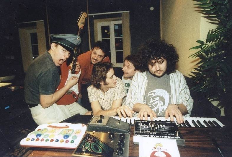 Příběh českého hitu: Monkey Business - My Friends