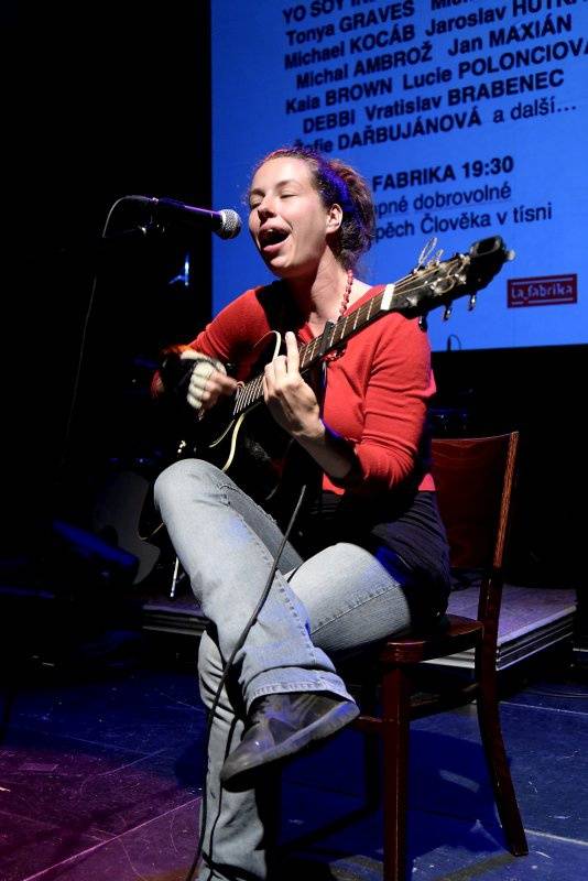 Tonya Graves, Michael Kocáb, Monika Načeva a další podpořili uprchlíky