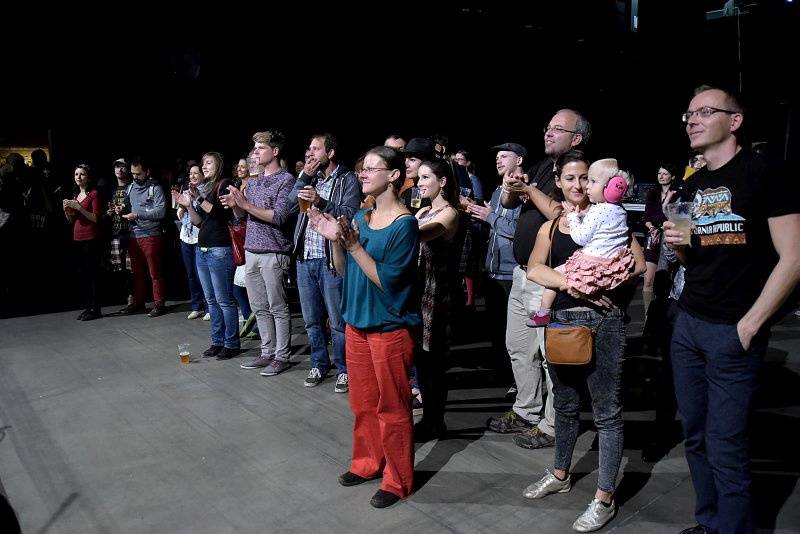 Tonya Graves, Michael Kocáb, Monika Načeva a další podpořili uprchlíky