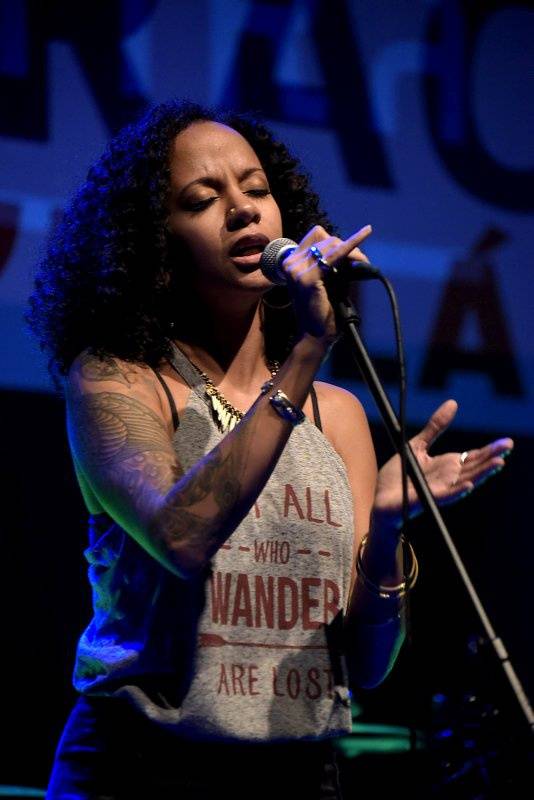 Tonya Graves, Michael Kocáb, Monika Načeva a další podpořili uprchlíky