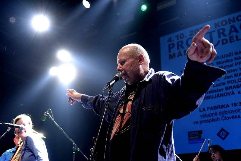 Tonya Graves, Michael Kocáb, Monika Načeva a další podpořili uprchlíky