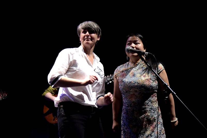 Tonya Graves, Michael Kocáb, Monika Načeva a další podpořili uprchlíky