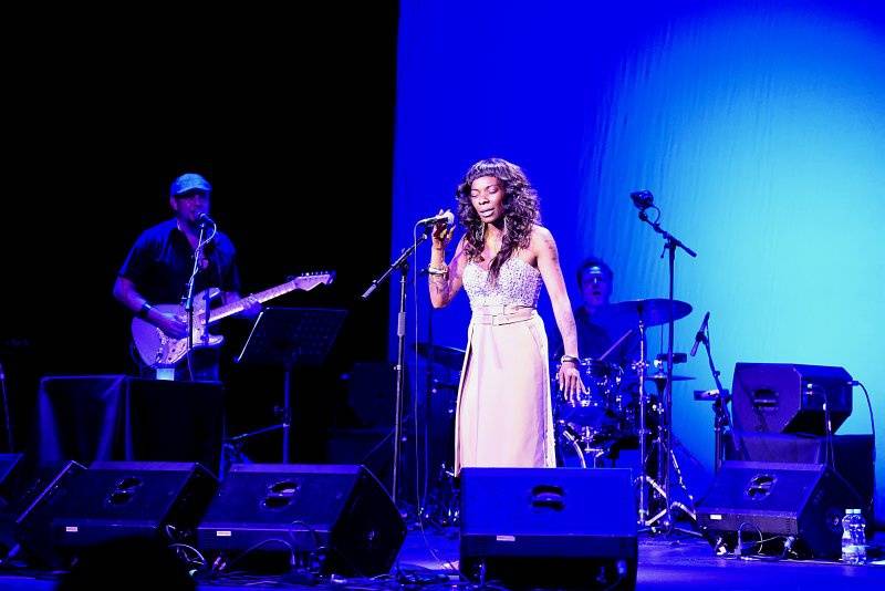 Struny podzimu zahájila okouzlující Buika