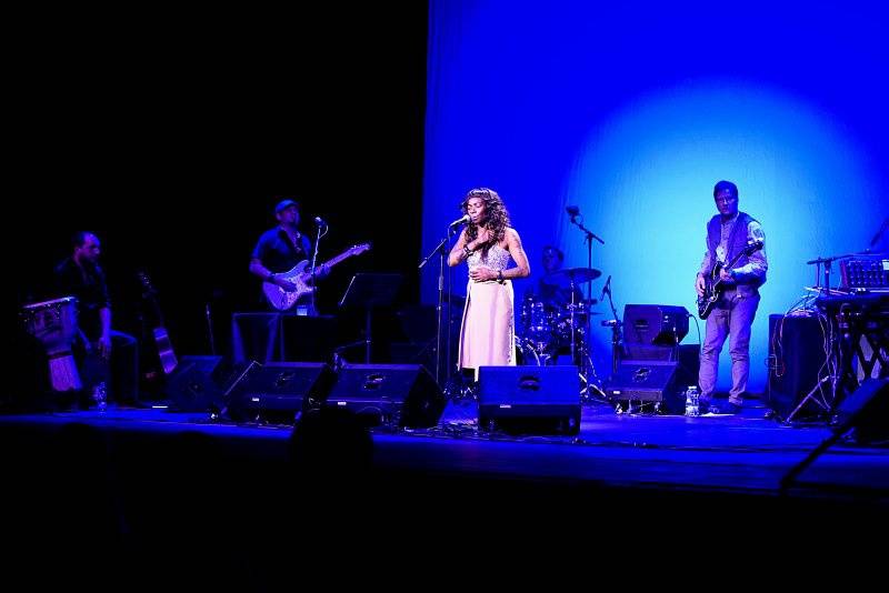 Struny podzimu zahájila okouzlující Buika