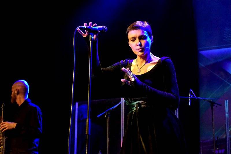 Inna Zhelannaya přivezla do pražské Akropole mix folku, jazzu i rocku