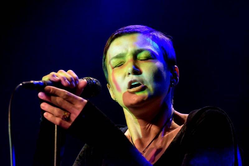 Inna Zhelannaya přivezla do pražské Akropole mix folku, jazzu i rocku