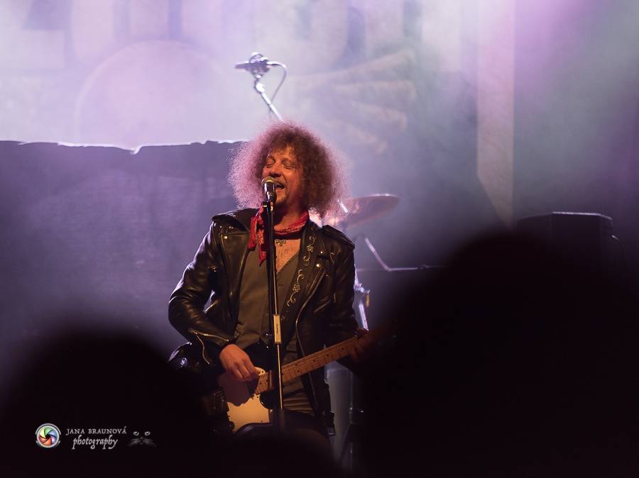 Love Hurts a další hity zahráli Nazareth v Plzni