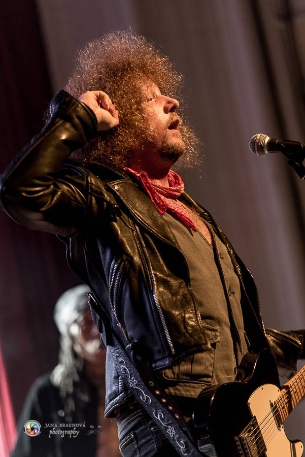 Love Hurts a další hity zahráli Nazareth v Plzni