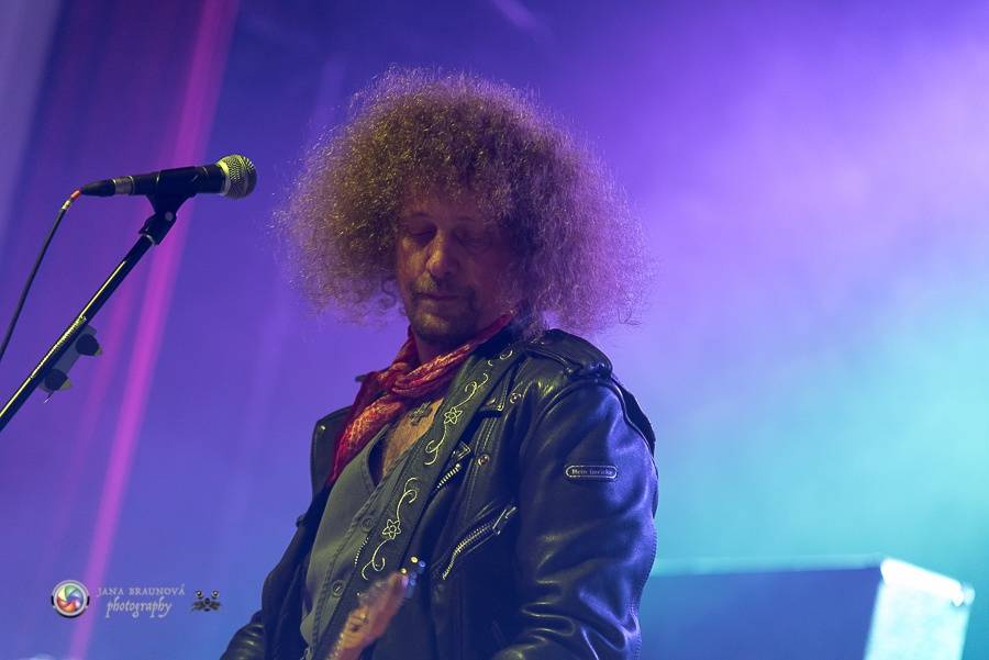 Love Hurts a další hity zahráli Nazareth v Plzni